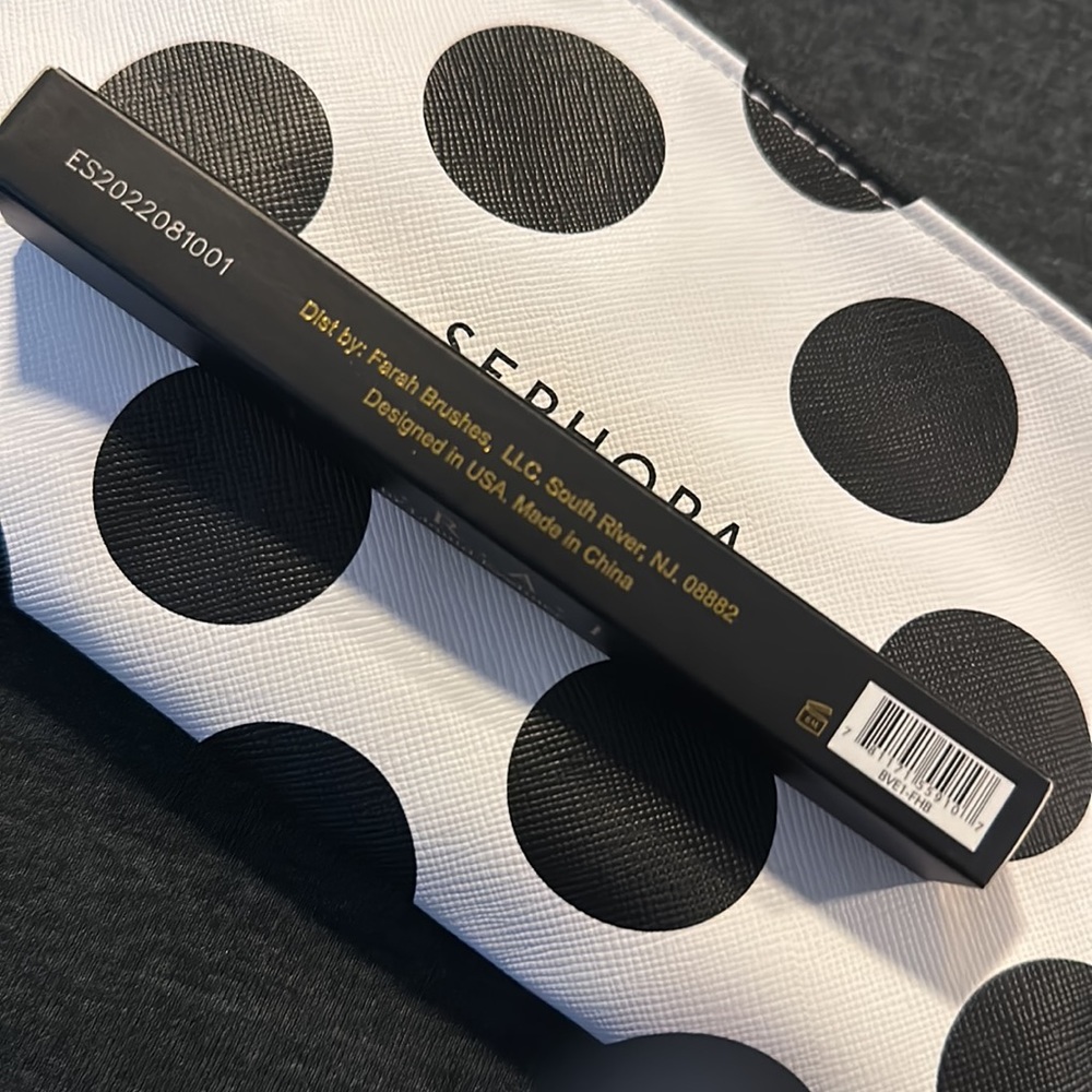 NIB - F.A.R.A.H Liquid Eyeliner NIB - Picture 2 of 4